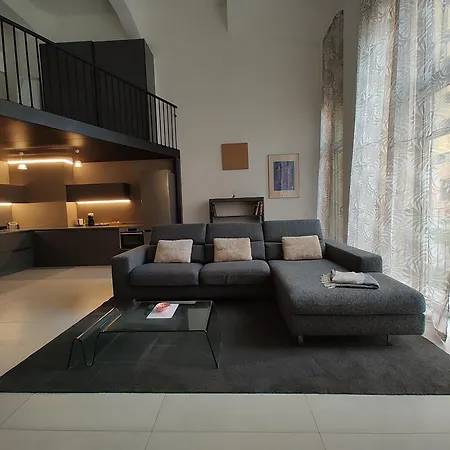 Space Loft - Close To M5 Subway - Free Parking - Sky & Netflix Tv Lägenhet