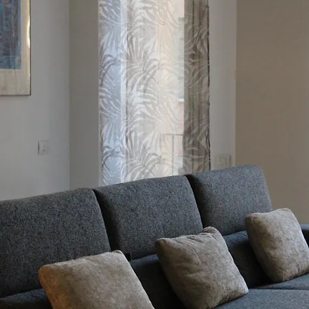 Space Loft - Close To M5 Subway - Free Parking - Sky & Netflix Tv Apartamento Milão