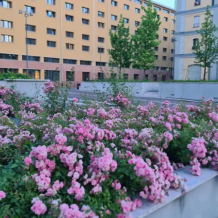 Space Loft - Close To M5 Subway - Free Parking - Sky & Netflix Tv Apartman