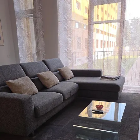 Space Loft - Close To M5 Subway - Free Parking - Sky & Netflix Tv Apartman