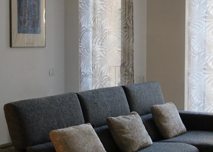 Space Loft - Close To M5 Subway - Free Parking - Sky & Netflix Tv Daire Milano