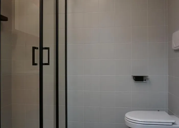 Space Loft - Close To M5 Subway - Free Parking - Sky & Netflix Tv Daire *