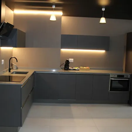 Apartment Space Loft - Close To M5 Subway - Free Parking - Sky & Netflix Tv Mailand